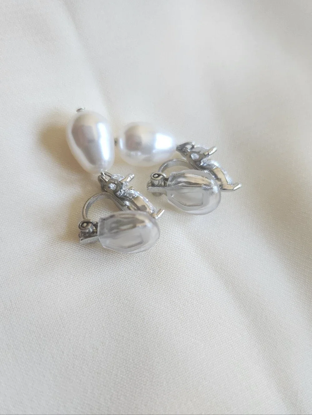 Clip on Silver & White Pearl Bridal Art Deco Drop Earrings Nickel-free Elegant